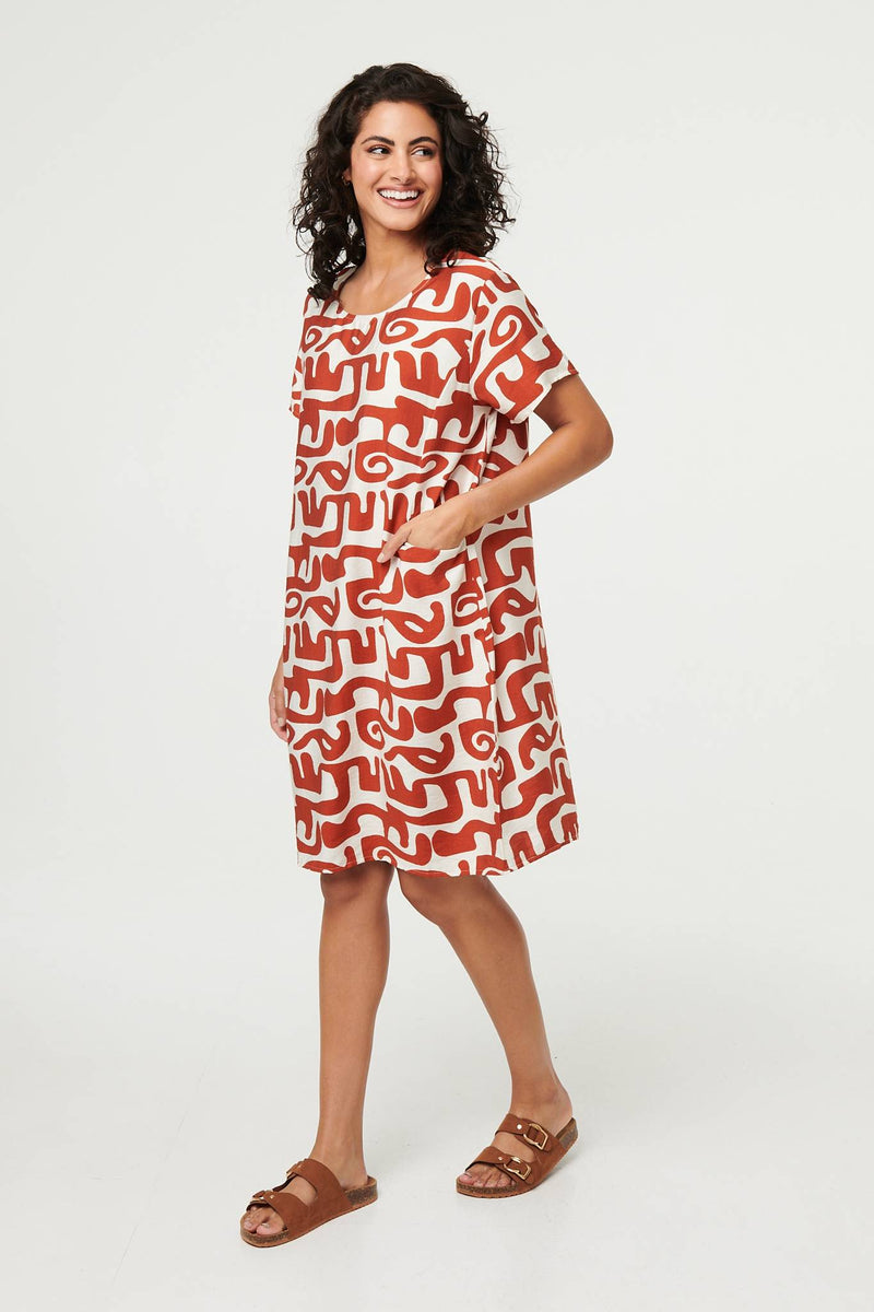 Abstract 1/2 Sleeve Knee Length Dress