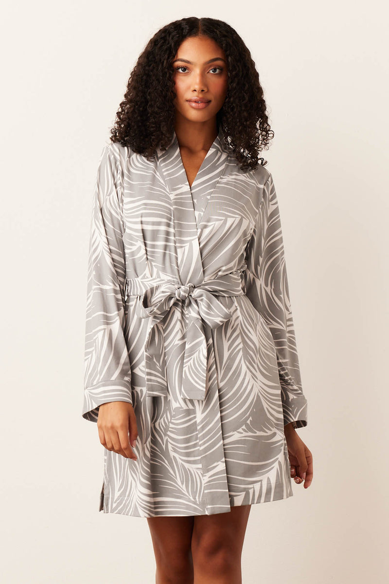 Meadow Cloud Jersey Classic Short Robe in Whisper