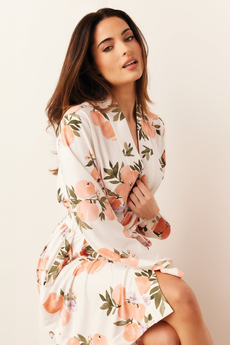 Meadow Cloud Jersey Classic Short Robe in Peaches & Cream