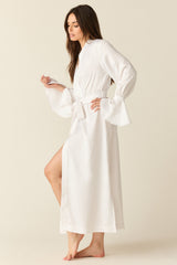 Juliette Luxe Satin Cuff Robe in Blanc