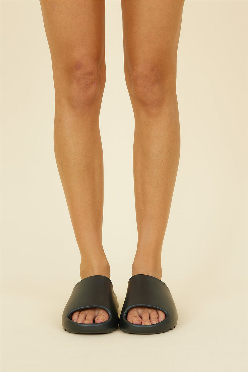 LABEL ATHLETIC Slides Black